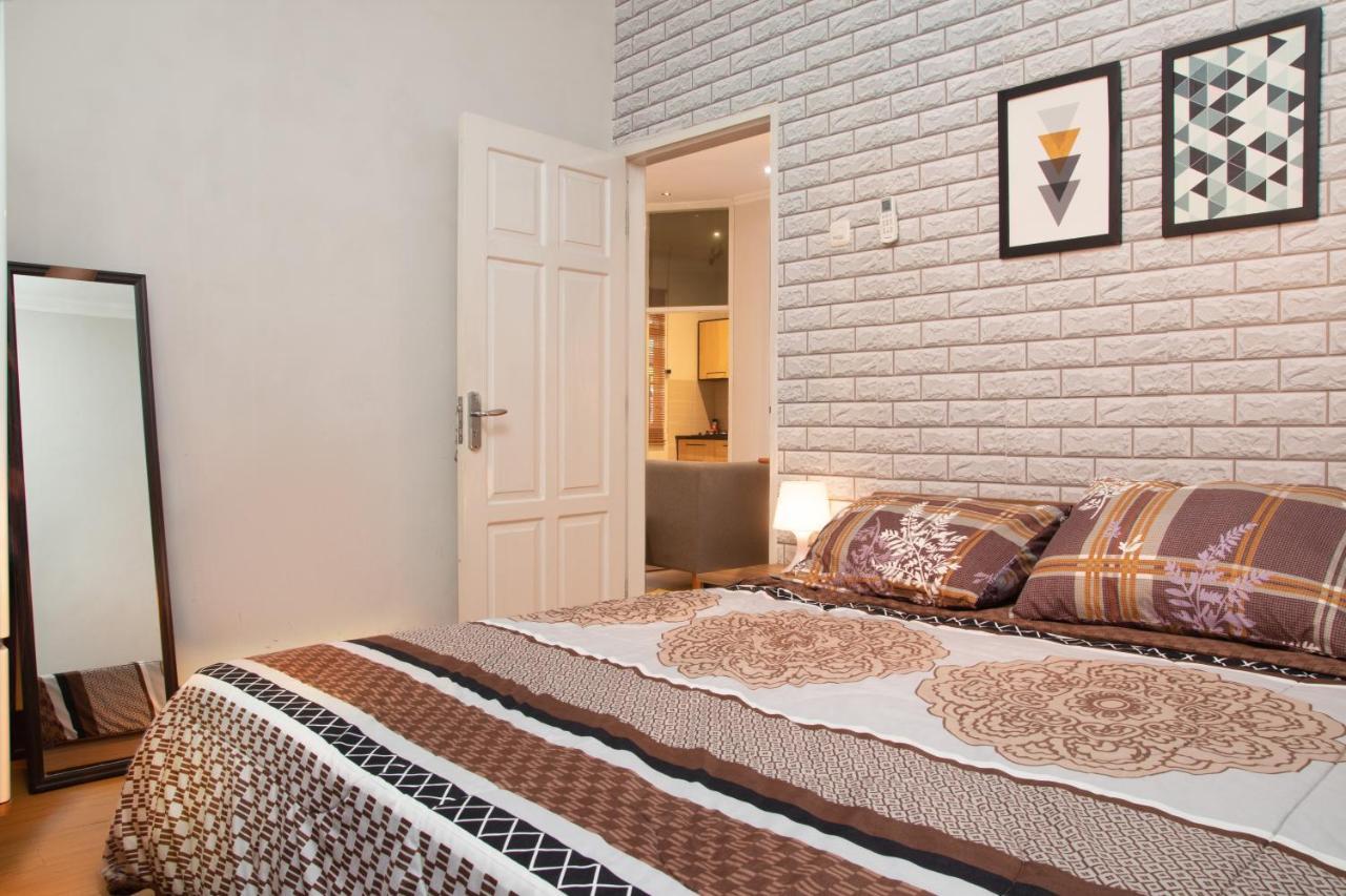 Huning House - 5 Bedrooms Purwokerto Exterior photo